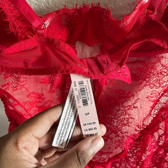 Victoria’s Secret Red Lace Teddy - Picture 4 of 4